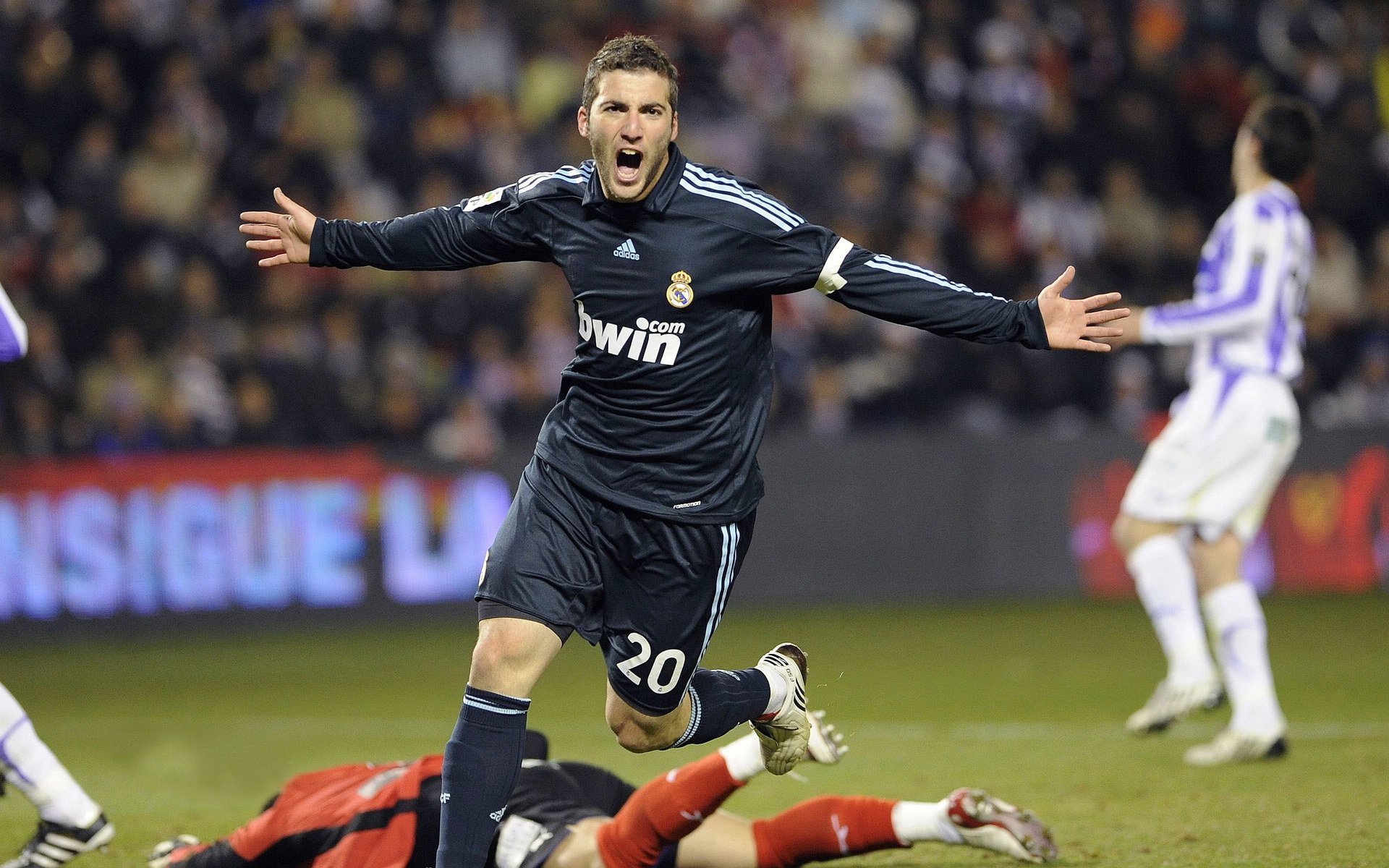 中国足球联赛俱乐部品牌影响力显著提升，中国各地足球俱乐部